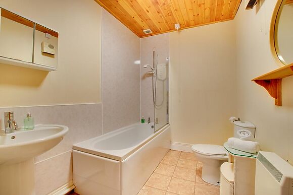 No 1 Sunnieside Square