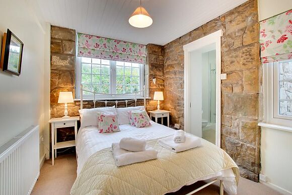 4-Bedroom Cottage with Log Burner in Bamburgh