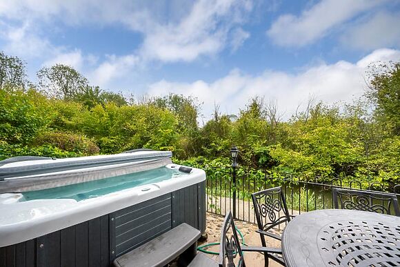 Owls End At Wattisham Hall