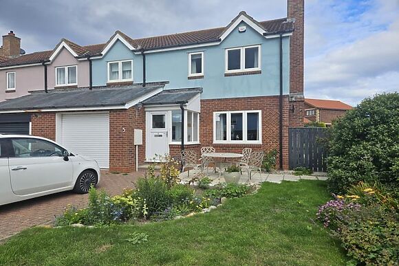 No 5 Longbeach Drive