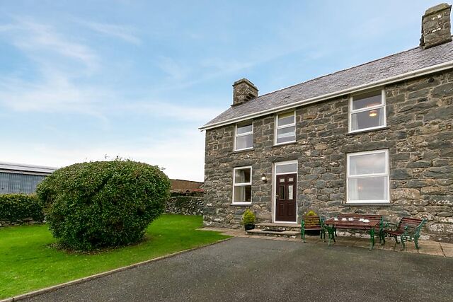 Bwthyn Y Fferm Farm Cottage