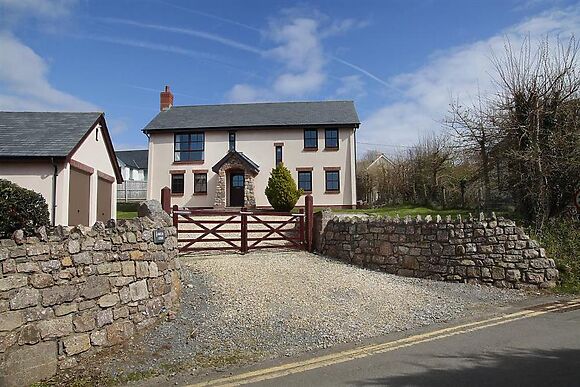Barcud Lodge
