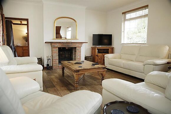 Holly Tree Lodge