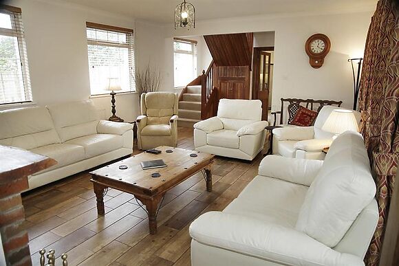 Holly Tree Lodge