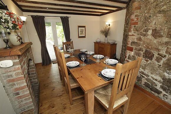 Holly Tree Lodge