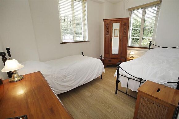 Holly Tree Lodge