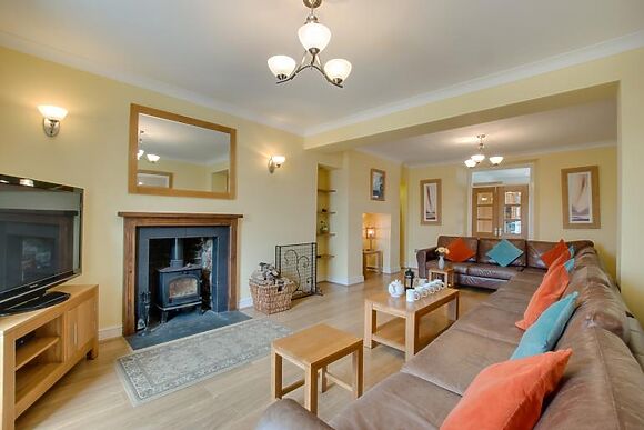 Carreg Lwyd Farmhouse