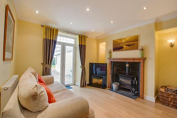 Carreg Lwyd Farmhouse