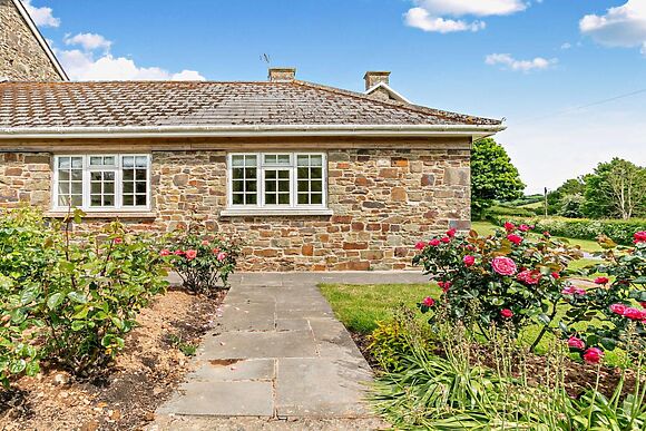 Waie Corner House
