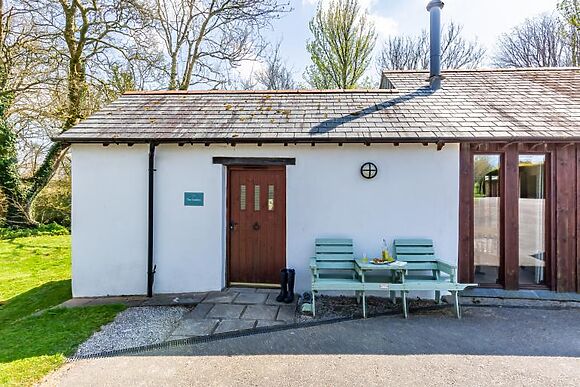 Lakeside Byre