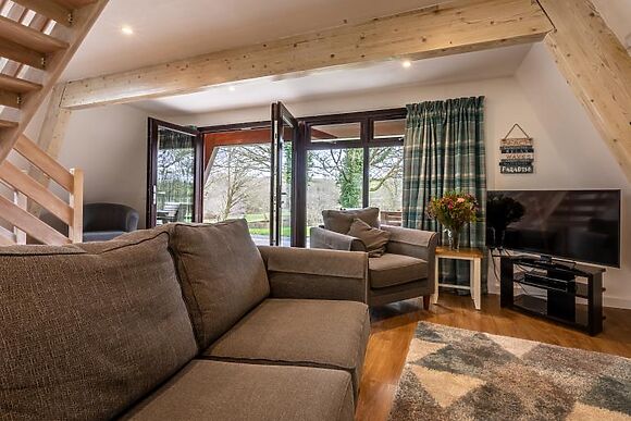 Lakeside Lodge