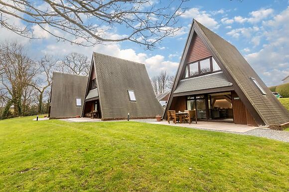 Lakeside Lodge