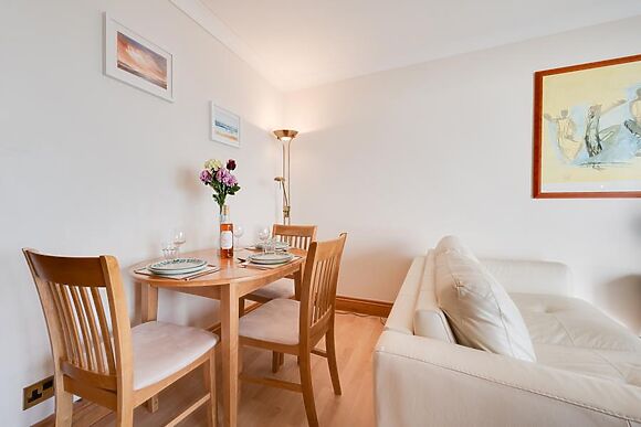 15 Strandways Court