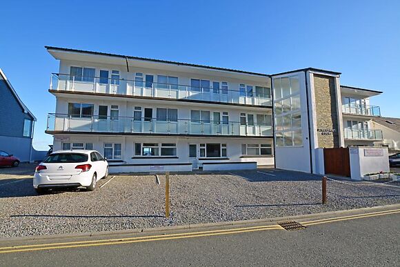 15 Strandways Court