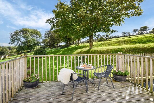 Little Roseveth Sunflower Cottage