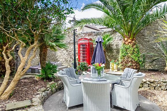 Wall Cottage Group