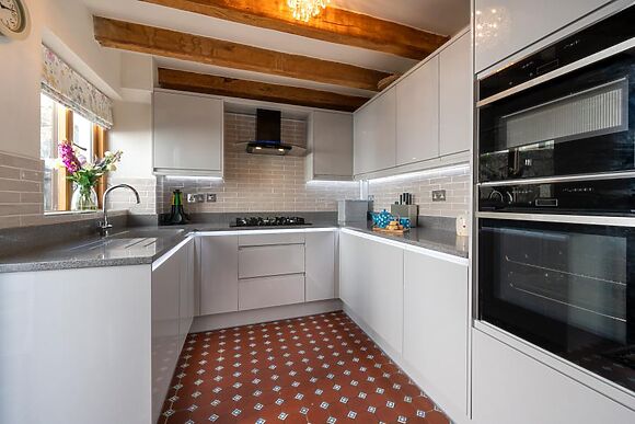 Wall Cottage Group