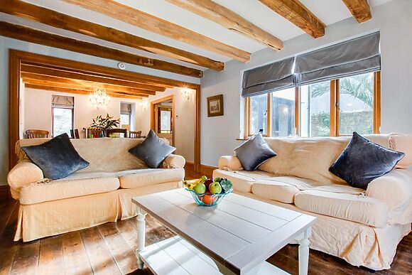 Wall Cottage Group