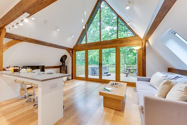 2-Bedroom Hot Tub Lodge in Bodiam