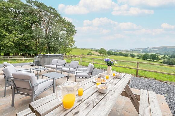 Green Grove Farmhouse