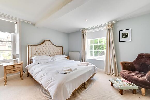 2 The Old Vicarage