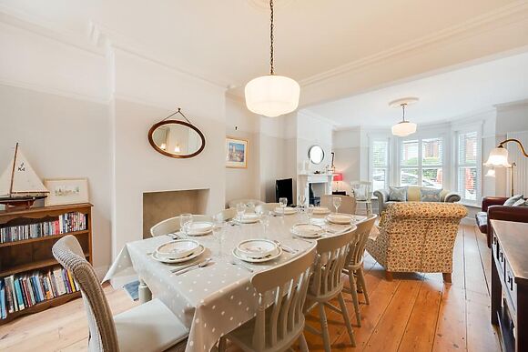 23 Stradbroke Road