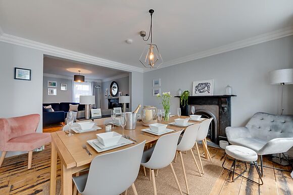 The Upper Crust Apartment