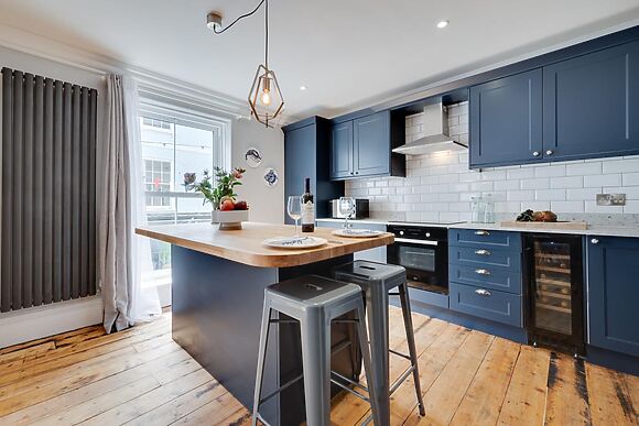 The Upper Crust Apartment