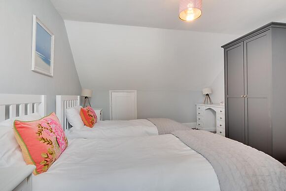 The Upper Crust Apartment