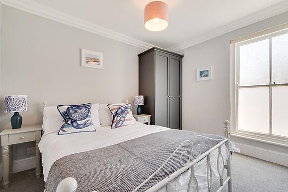 The Upper Crust Apartment