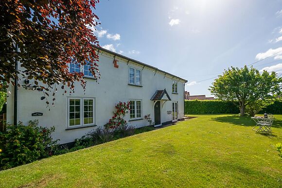 Spacious House for 8 in Great Plumstead
