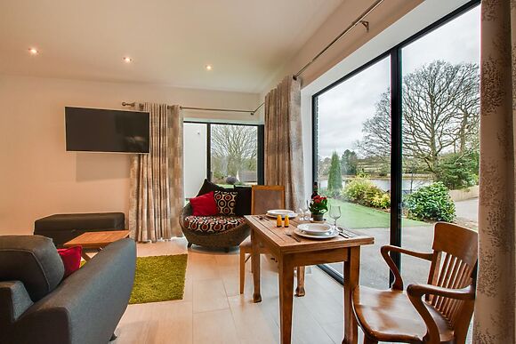 Twin Lakes Annexe