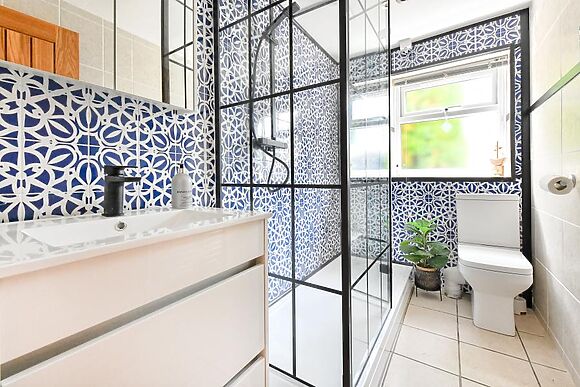 The Grain Store Plas Llwyndu