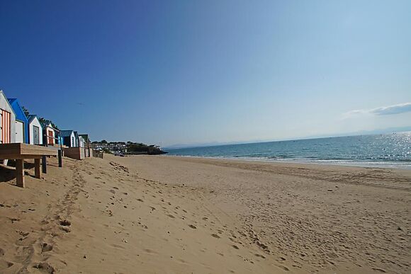 The Grain Store Plas Llwyndu