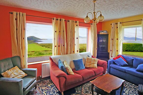 Spacious Lodge for 12 in Waterville
