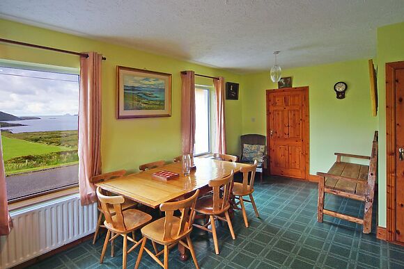 Spacious Lodge for 12 in Waterville