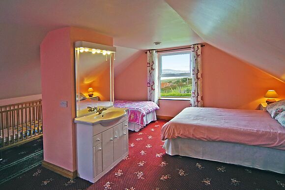 Spacious Lodge for 12 in Waterville