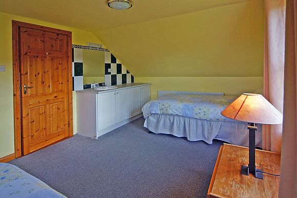 Spacious Lodge for 12 in Waterville