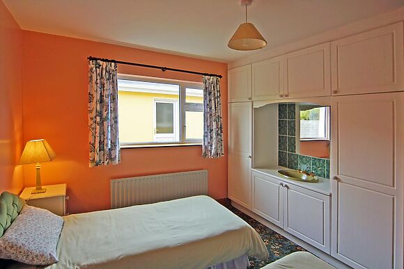 Spacious Lodge for 12 in Waterville