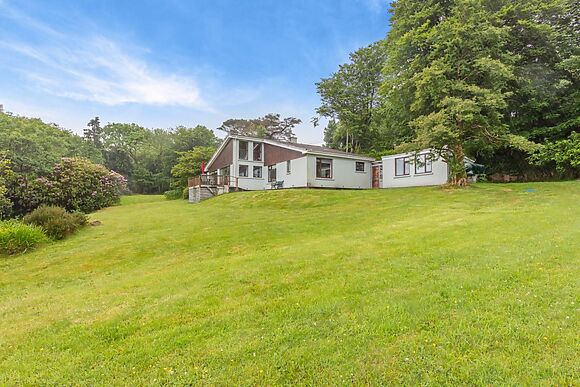 Spacious Bungalow for 8 in Ardgroom Village