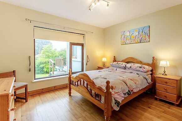 Spacious Bungalow for 8 in Ardgroom Village