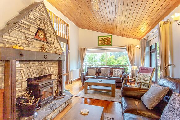 Spacious Bungalow for 8 in Ardgroom Village