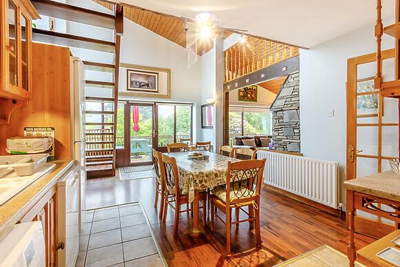 Spacious Bungalow for 8 in Ardgroom Village
