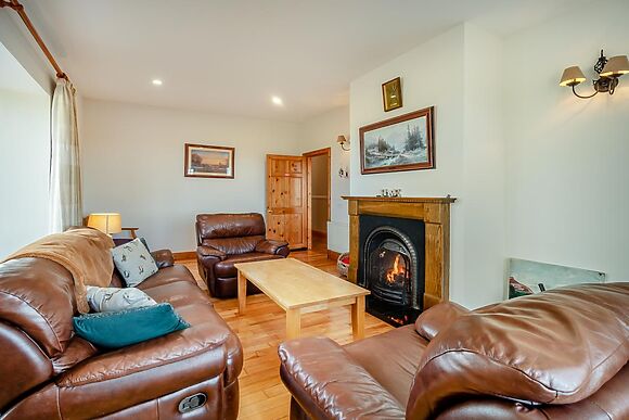 Spacious Lodge for 8 in Renvyle