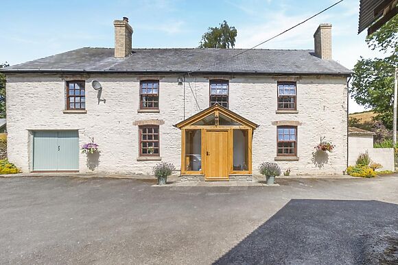 Spacious Cottage for 8 in Hay-on-Wye