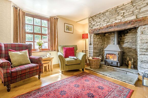 Spacious Cottage for 8 in Hay-on-Wye