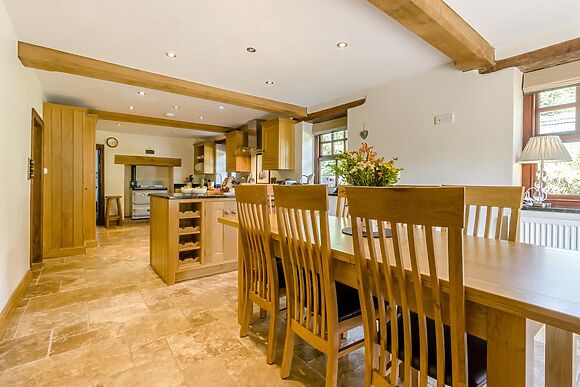 Spacious Cottage for 8 in Hay-on-Wye