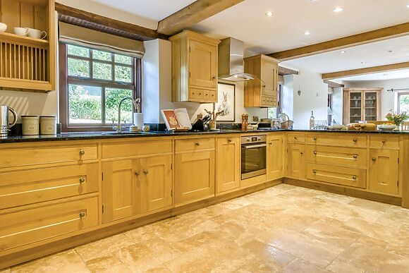 Spacious Cottage for 8 in Hay-on-Wye