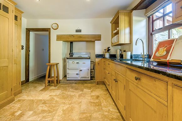 Spacious Cottage for 8 in Hay-on-Wye