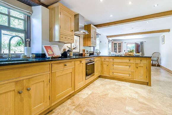 Spacious Cottage for 8 in Hay-on-Wye